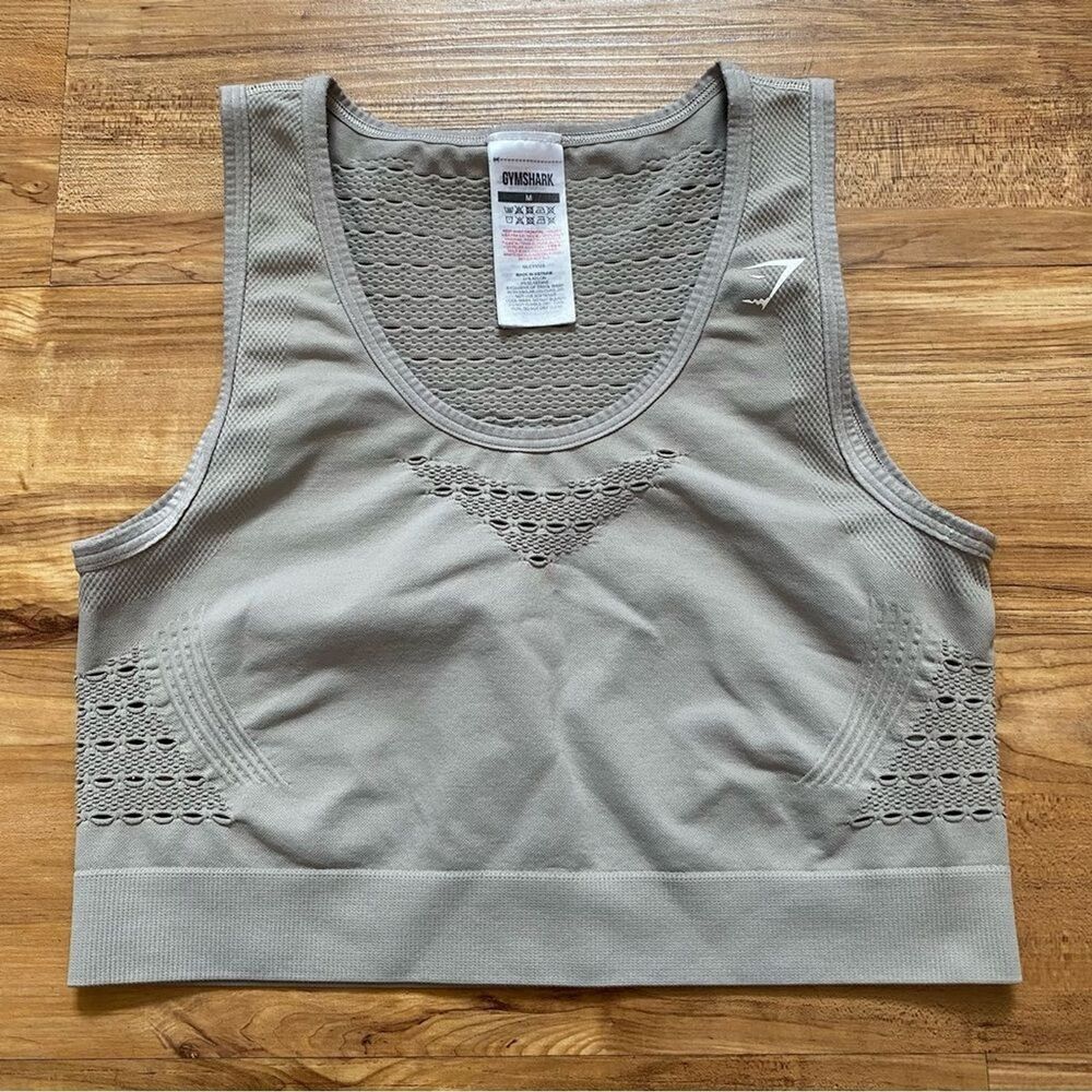GYMSHARK M Gray Energy Seamless Sports Bra Eyelet Stretch Athletic Lift Run Yoga